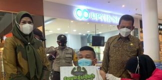 Ansar Ahmad, Tak Usah Takut Divaksin. Sampai saat ini Belum Ada Laporan Orang yang Divaksin Alami Gejala Fatal di Kepri