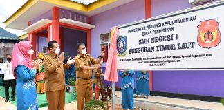 Gubernur Resmikan USB SMKN 1 Bunguran Timur Laut Gubernur Resmikan USB SMKN 1 Bunguran Timur Laut
