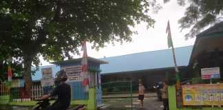 Gubernur Minta Tinjau Ulang, Pemko Tanjungpinang Tetap Lanjutkan Sekolah Tatap Muka Pemko Tanjungpinang telah memulai pembelajaran tatap muka sejak hari ini, Jumat (20/8) F,Rinto
