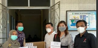 Butuh Oksigen dan Vitamin D, Silahkan Hubungi Nomor di Bawah ini Ikatan Tionghoa Muda (ITM) Tanjungpinang berkolaborasi dengan LSM Taruna Bangsa bagikan vitamin D dan oksigen gratis, F,nto