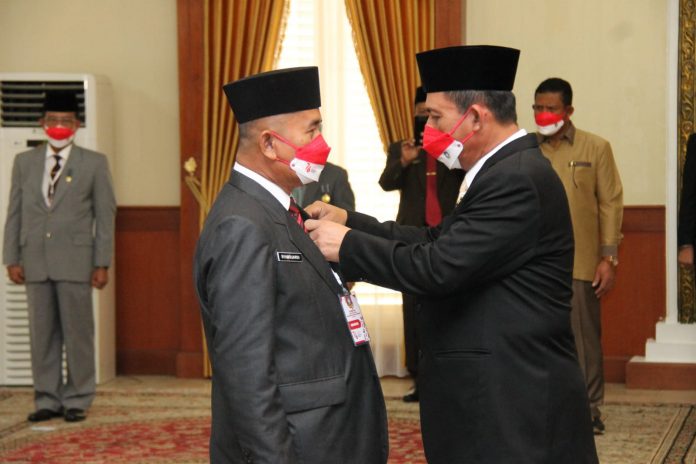 Gubernur H. Ansar Ahmad mendorong agar Aparatur Sipil Negara (ASN) di lingkungan Pemerintah Provinsi Kepulauan Riau terus memberikan pengabdian yang terbaik bagi bangsa dan negara F,humpro Kepri