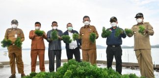 Kecamatan Moro, Sangat Berpotensi untuk Pengembangan Rumput Laut Gubernur Kepri, Ansar Ahmad mendorong pengembangan budidaya rumput laut di Kabupaten Karimun F,humpro kepri