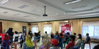 Warga Tanjungpinang Masih Ramai Datangi Vaksinasi di Polres Tanjungpinang Warga Tanjungpinang Masih Ramai Datangi Vaksinasi di Polres Tanjungpinang F,ist