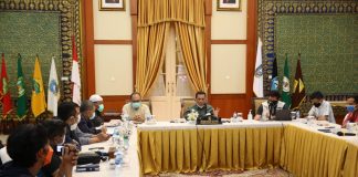 Gubernur Kepri Bantah Pemberitaan Media Singapura. “Tidak ada Menunda Pelaksanaan Travle Buble” Gubernur Kepri menggelar konferensi pers dengan sejumlah media di Tanjungpinang F,ist