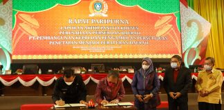Peraturan Daerah PT. Pembangunan Kepri Disahkan Peraturan Daerah PT. Pembangunan Kepri Disahkan F,ist