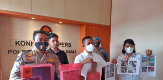 Masih Jalani Hukuman di Penjara, Direktur PT PSM Kembali Ditetapkan Tersangka oleh Polda Kepri Polda Kepri menetapkan dua orang tersangka inisial RL alias R dan Inisial ENS kasus pengadaan alat ataupun mesin pengolahan tepung ikan yang ada di Kabupaten Lingga. F,humas Polda Kepri