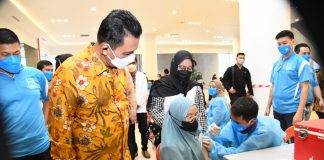 Gesa Vaksinasi Anak 6-11 Tahun, Ansar Tinjau Vaksinasi di Batam Gubernur Kepri melihat langsung proses vaksinasi kepada wargaa Kepri di Batam F,ist