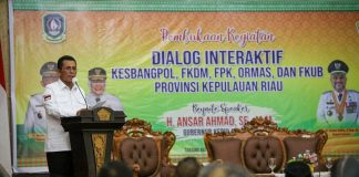 Ansar: Membangun Tanpa Membedakan Suku, Agama dan Budaya Gubernur Kepulauan Riau H. Ansar Ahmad membuka kegiatan dialog interaktif f,ist