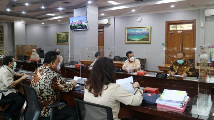 Gubernur Kepulauan Riau H. Ansar Ahmad  menemui Menteri Kesehatan RI Budi Gunadi  Sadikin di Jakarta F,ist