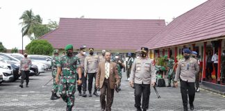 Jumaga Apresiasi Sinergi TNI Polri di Kepri Ketua DPRD Kepri, Jumaga Nadeak mengapresiasi TNI Polri yang terus bersinergi untuk membantu rakyat F,ist