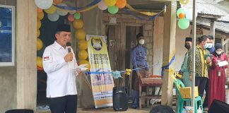 Gubernur Resmikan Yayasan Mualaf Sakinah Mandiri di Tanjungpinang Gubernur memberikan bantuan sebesar 10 juta Rupiah untuk kas yayasan.F, ist