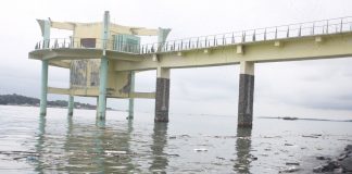 72 Persen Masyarakat Belum Peduli Persoalan Sampah, Sampah Laut Perlu Penanganan Berkelanjutan Sampah laut berterbaran di lautan Tanjungpinang F,Rinto