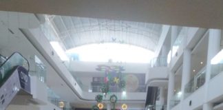 Jam Waktu Belanja di Mall Tambah 2 Jam Jam waktu operasional di pusat perbelanjaan diperpanjang 2 jam F,Rinto