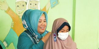 Wagub Marlin dan Pikori BP Batam Berbagi di Batu Ampar Ketua Persatuan Istri dan Karyawan (Pikori) BP Batam, Hj Marlin Agustina terus melakukan kegiatan Peduli F, ist