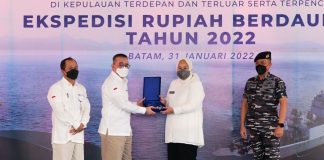 Wagub Marlin Lepas Tim Pendistribusian Uang Rupiah di Wilayah 3 T Wakil Gubernur Hj Marlin Agustina mengapresiasi Bank Indonesia (BI) dan TNI Angkatan Laut yang berkerjasama dalam melaksanakan pendistribusian, pengamanan dan pengawasan uang rupiah di wilayah terluar, terdepan dan terpencil (3T) F, ist