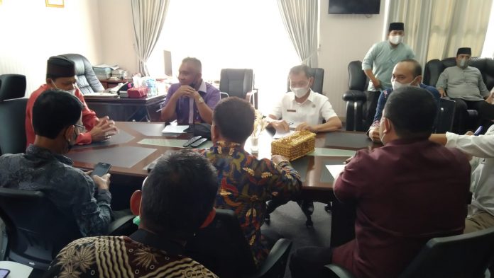 Rombongan dari Pemkab Meranti ini dipimpin oleh Assisten I Sekretariat Daerah Pemerintah Kabupaten Kepulauan Meranti, Irmansyah F,ist
