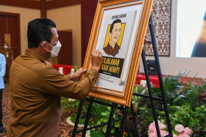 Satu tahun kepemimpinan Gubernur H. Ansar Ahmad dan Wakil Gubernur Hj. Marlin Agustina di Provinsi Kepulauan Riau diperingati dengan syukuran yang diadakan di Aula Wan Seri Beni, Dompak, Selasa (1/3) f,IST