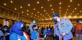 Jelang Ramadan, Kapolri Kejar Target Akselerasi Vaksinasi Booster Kapolri Jenderal Listyo Sigit Prabowo meninjau pelaksanaan percepatan akselerasi vaksinasi serentak di 5.214 titik 34 Provinsi Indonesia F,ist