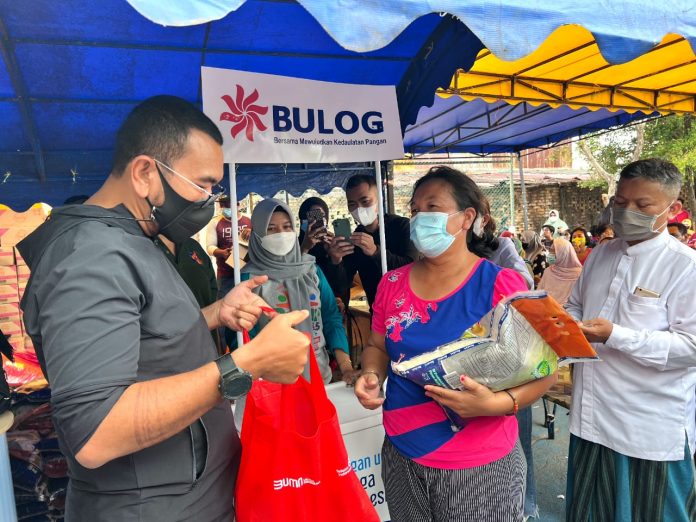 Masyarakat antusias mendatangi pasar murah BUMN F,ist