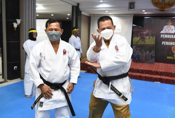 Gubernur Kepri Ansar membuka secara resmi Pelatihan dan Bimbingan Teknis Satuan Polisi Pamong Praja dan Penanggulangan Kebakaran (Satpol PP dan Gulkar) F,ist