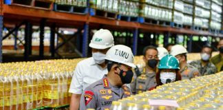 Kapolri Pastikan Awasi Alur Distribusi dan Harga Minyak Goreng di Pasar Kapolri Jenderal Listyo Sigit Prabowo