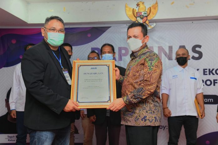 Gubernur Kepri, Ansar Ahmad dinobatkan sebagai Tokoh Inspirasi Kemerdekaan Pers Nasional F, ist