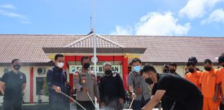 Polres Bintan Musnahkan 418,93 Gram Narkotika Jenis Ganja Pemusnahan barang bukti narkotika jenis ganja di depan Mapolres Bintan F,ist