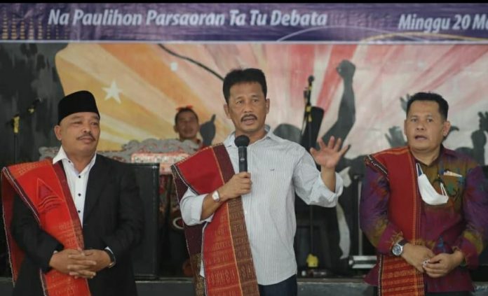 Wali Kota Batam saat menghadiri Bonataon Simanjuntak F,ist