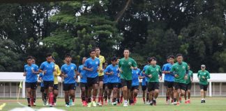 Kedinginan, Timnas U-19 Kalah Telak 1-5 dari Yeungnam University Latihan timnas U-19. Timnas U-19 kalah 1-5 dari Yeungnam University F,dok PSSI