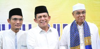 Gubernur Ansar Ajak Umat Islam Internalisasi Nilai-nilai Al-Qur’an Gubernur Kepulauan Riau H. Ansar Ahmad mengajak seluruh umat Islam di Kepri untuk bersama-sama menginternalisasi nilai-nilai Al-Qur'an dalam kehidupan sehari-hari F,ist