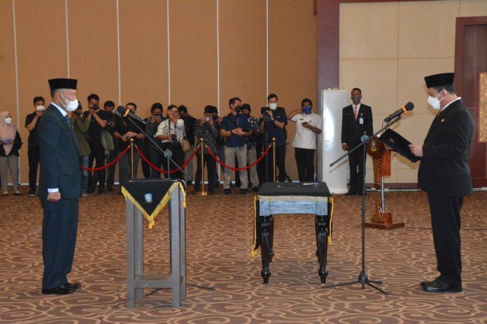 Gubernur Kepulauan Riau H. Ansar Ahmad resmi melantik Adi Prihantara sebagai Sekretaris Daerah Provinsi Kepri (Sekdaprov) definitif F,ist