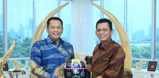 Presiden Jokowi Direncanakan Letakkan Batu Pertama Pembangunan Sirkuit F1 Rencana kehadiran presiden RI ke Bintan ini disampaikan langsung oleh ketua Ikatan Motor Indonesia (IMI) pusat Bambang Soesatyo F,ist
