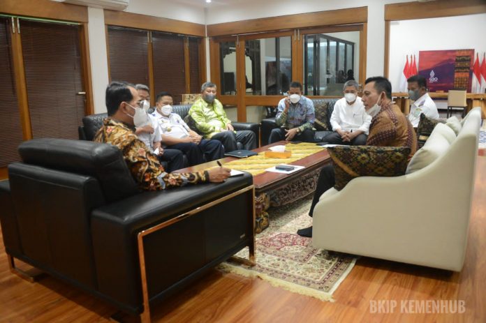 Gubernur Kepri dan Bupati Anambas temui Menhub bahas sejumlah proyek strategis di Kepri F, ist