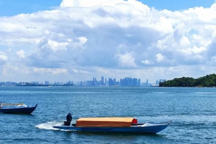 Aktivitas boat Pancung menjadi salah satu pemandangan yang bisa dinikmati dari Pulau Belakang Padang F, ist