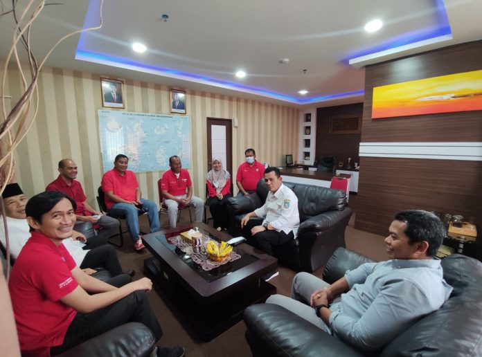 Gubernur Kepri, Ansar Ahmad membahas listrik untuk Pulau Pangkil F, ist