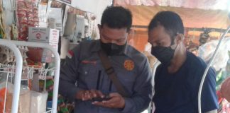 Kapolsek Teluk Bintan : Stok Migor dan Sembako Aman Sampai Hari Raya Polisi melakukan pengecekan dilakukan disejumlah tempat penjualan sembako dan penjualan minyak goreng yang ada di wilayah hukum Polsek Teluk Bintan F, ist.