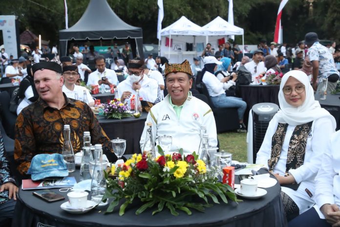 Menteri Pemuda dan Olahraga Republik Indonesia (Menpora RI) Zainudin Amali meminta langsung kepada General Manager WSL Asia Pasifik Andrew Starky agar kejuaraan WSL di tahun 2023 yang akan datang kembali dilaksanakan F,ist