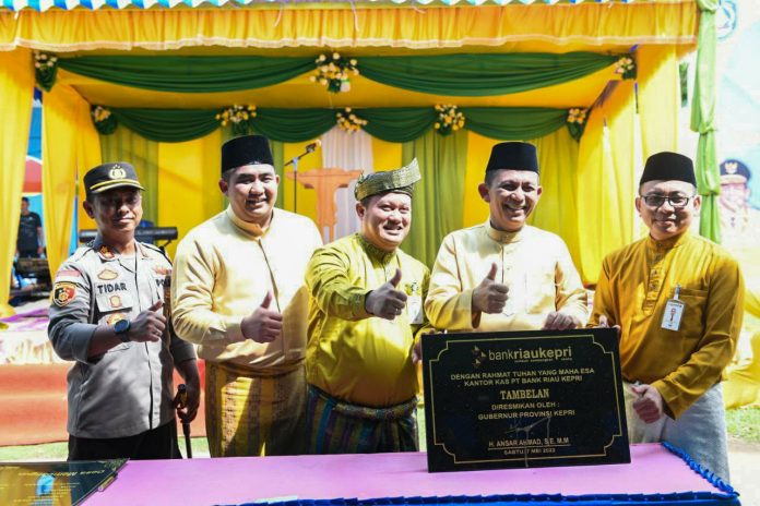 Gubernur Ansar sangat mengapresiasi dibukanya kantor kas Bank Riau Kepri di Tambelan F,ist