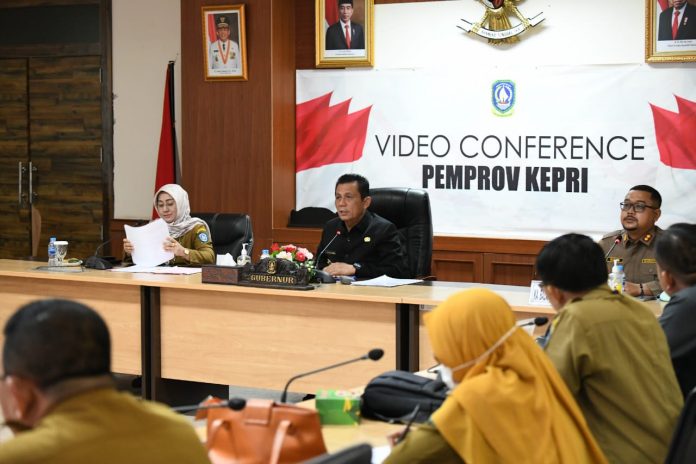 Gubernur Ansar memimpin Rapat Koordinasi bersama Balai Karantina Pertanian Kelas II Tanjungpinang, BPS Kepri, dan Dinas Pertanian dan Kesehatan Hewan Kabupaten Kota se-Kepri di Rupatama Kantor Gubernur Kepri, Dompak, Senin (23/5) F, ist