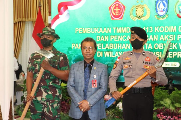Ketua DPRD Kepri, Jumaga Nadeak, secara resmi membuka kegiatan TNI Manunggal Membangun Desa (TMMD) Ke - 113 Tahun 2022 Kodim 0315/Tanjungpinang F,ist