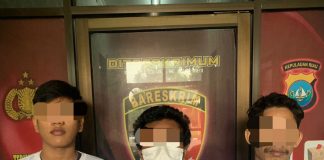 Satu Pencuri dan Dua Penadah Ditangkap Dit Reskrimum Polda Kepri Tim Opsnal Jatanras Dit Reskrimum Polda Kepri menangkap pelaku pencurian kendaraan bermotor berinisial ARH dan dua orang Penadah Inisial RJS dan OHH. F,ist