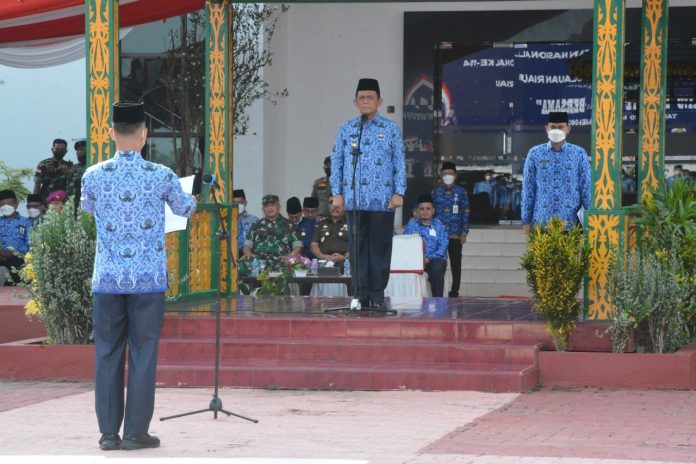 Gubernur Kepulauan Riau H. Ansar Ahmad memimpin langsung upacara bendera peringatan Hari Kebangkitan Nasional ke-114 tahun 2022 tingkat Provinsi Kepri di halaman Kantor Gubernur Kepri, Tanjungpinang, Jum'at (20/5) F,ist