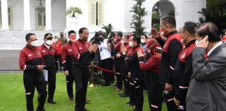 Presiden Serahkan Bonus Kepada Atlet Berprestasi di Sea Games Vietnam Presiden Joko Widodo (Jokowi) menyerahkan bonus kepada atlet peraih medali pada ajang SEA Games 2021 Vietnam di Istana Kepresidenan, Jakarta, Senin (13/6) F,ist