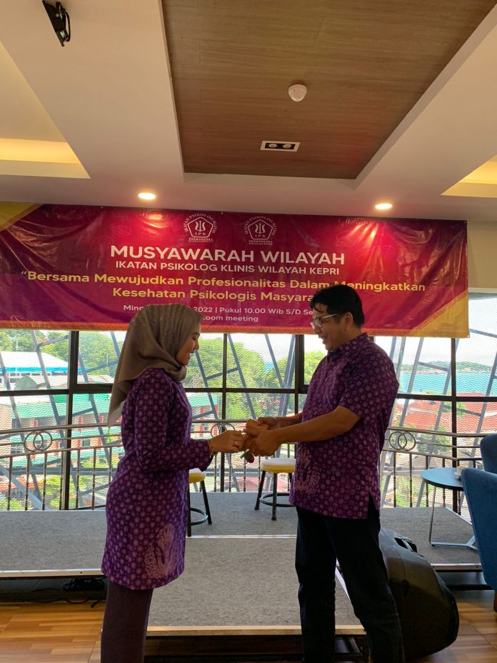 Yoza Azda S.Psi terpilih secara aklamasi menjadi Ketua Ikatan Paikologi Klinis (IPK) Wilayah Kepulauan Riau F,ist