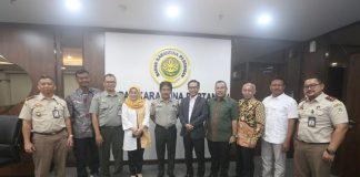 Kementan Setujui Usulan Gubernur Ansar Terkait Diskreksi Pemasukan Hewan Qurban Dari Lampung Permohonan diskresi Gubernur Ansar tersebut disetujui Kementan. Hewan qurban akan dimasukkan dari Lampung Tengah (Pelabuhan Sadewa) dengan jumlah hewan sesuai kebutuhan yakni 3.136 ekor sapi dan 14.448 ekor kambing F, ist