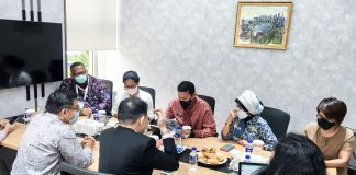 Menparekraf Temui Pengelola Cruises ke Singapura, Inisiasi Wisata Kapal Pesiar ke Indonesia Mulai Juli 2022 Menteri Pariwisata dan Ekonomi Kreatif/Kepala Badan Pariwisata dan Ekonomi Kreatif (Menparekraf/Kabaparekraf) Sandiaga Salahuddin Uno menemui pengelola cruises terbesar di Singapura f,ist