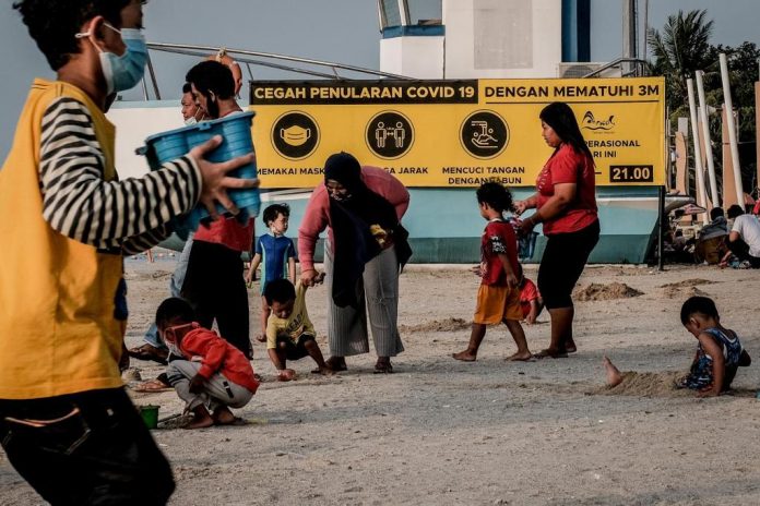 Menparekraf Sandiaga mengatakan libur sekolah menjadi waktu yang tepat untuk mengunjungi tempat-tempat wisata di Indonesia bersama keluarga F,ist
