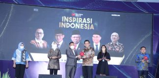 Gubernur Ansar Menerima Penghargaan Kategori ‘Inovatif Untuk Negeri’ Gubernur Ansar pun menerima penghargaan dengan kategori Inovatif Untuk Negeri dalam ajang Merdeka Award tahun 2022 dengan tema Inspirasi Indonesia, bertempat di Gedung Smesco, Paviliun Provinsi, Jakarta, Kamis (23/6) F,ist