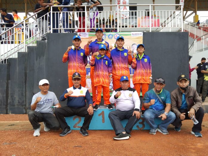 Atlet Kota Tanjungpinang dari cabang olahraga atau cabor Atletik mengharumkan Kota Tanjungpinang dengan menggondol 3 medali emas perdana di multi even Pekan Olahraga Pelajar Daerah atau POPDA Bintan 2022 F,ist