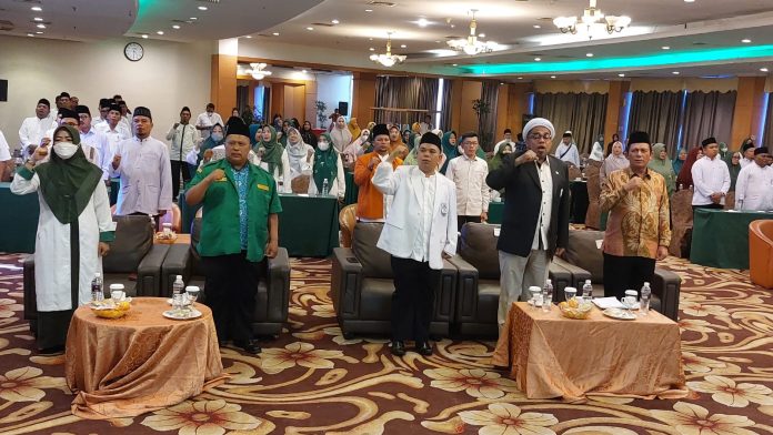 Gubernur Kepulauan Riau H. Ansar Ahmad menghadiri Pelantikan Pengurus Wilayah (PW) dan Pengurus Daerah (PD) Badan Koordinasi Bubaligh Indonesia (Bakomubin) Provinsi dan Kabupaten / Kota F,ist